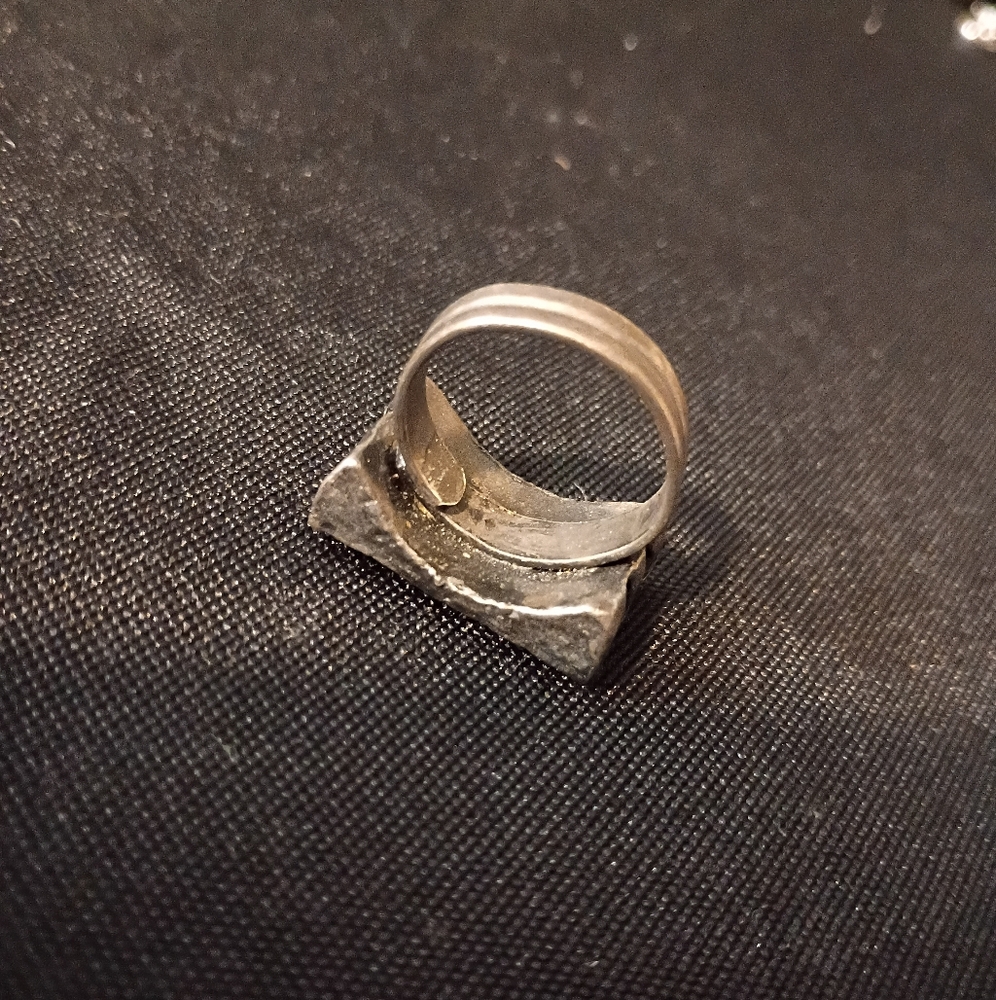 Peace Sign Ring - Picture 4 of 5
